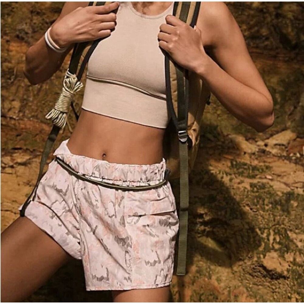 Free‎ People Movement Women's In the Wild Printed Shorts Size L Ivory Combo NWT